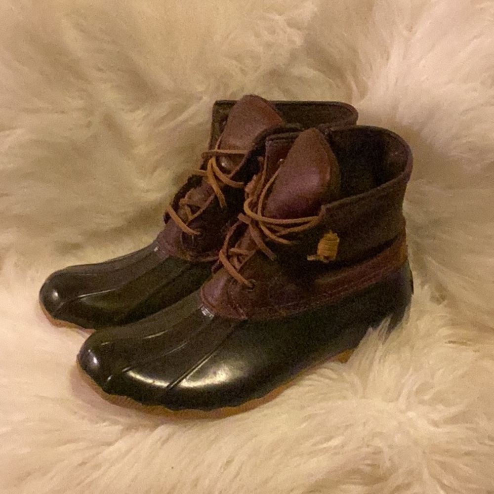 Stylish Women's Duck Boots - Black and Brown